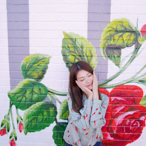 公和我在厨房添我奶头
