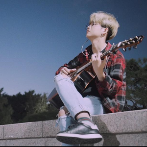 公和我在厨房添我奶头
